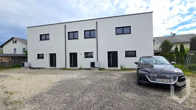 Haus kaufen in Vöcklabruck – 153 m², € 449.000 – Bild 2 von 9