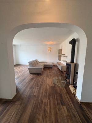 Sanierte 3-Zimmer-Wohnung im Grünen