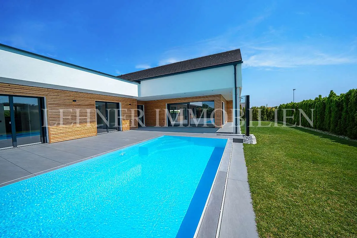 * DOBL * EXKLUSIVER BUNGALOW MIT ÜBERLAUF-INFINITYPOOL - STILVOLLE RUHEOASE IN NATURLAGE * - Widok 2