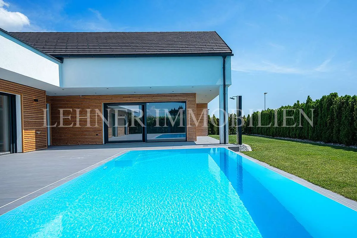 * DOBL * EXKLUSIVER BUNGALOW MIT ÜBERLAUF-INFINITYPOOL - STILVOLLE RUHEOASE IN NATURLAGE * - Widok 3