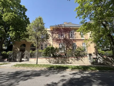 Einzigartige Villenwohnung mit Hauscharakter im Cottageviertel - mit zwei Garagenplätzen – Bild 2