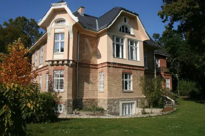 Einzigartige Villenwohnung mit Hauscharakter im Cottageviertel - mit zwei Garagenplätzen – Bild 3