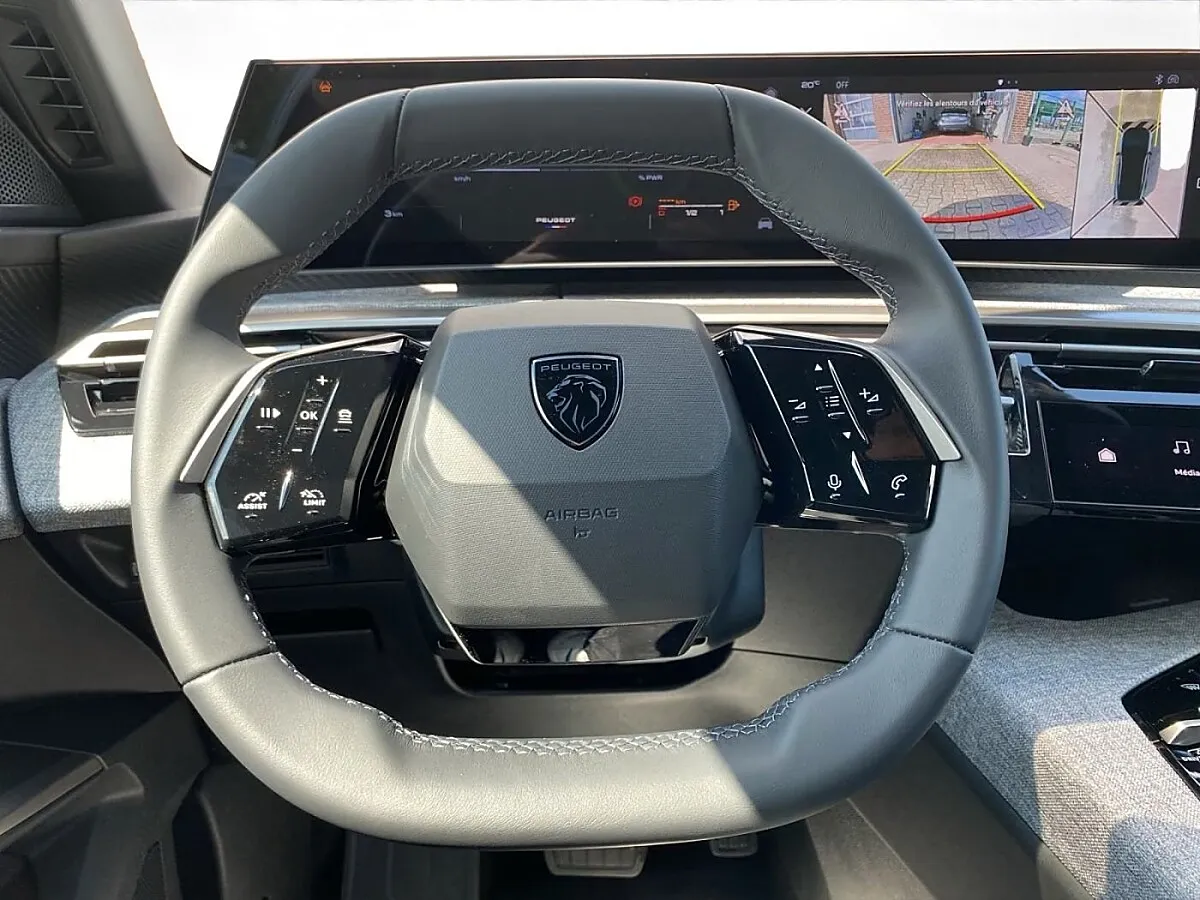 Peugeot 3008 1.2 Hybrid 145 Allure + AHV – Bild 10