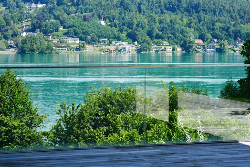 WÖRTHERSEE Seewohnung in der bezaubernden ROSENHOF Anlage Nähe Velden am Wörthersee - Ansicht 3