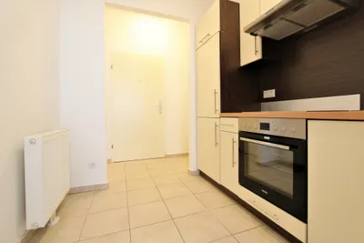 Möblierte, helle 1-Zimmer-Wohnung! Kurzzeitvermietung! – Bild 3