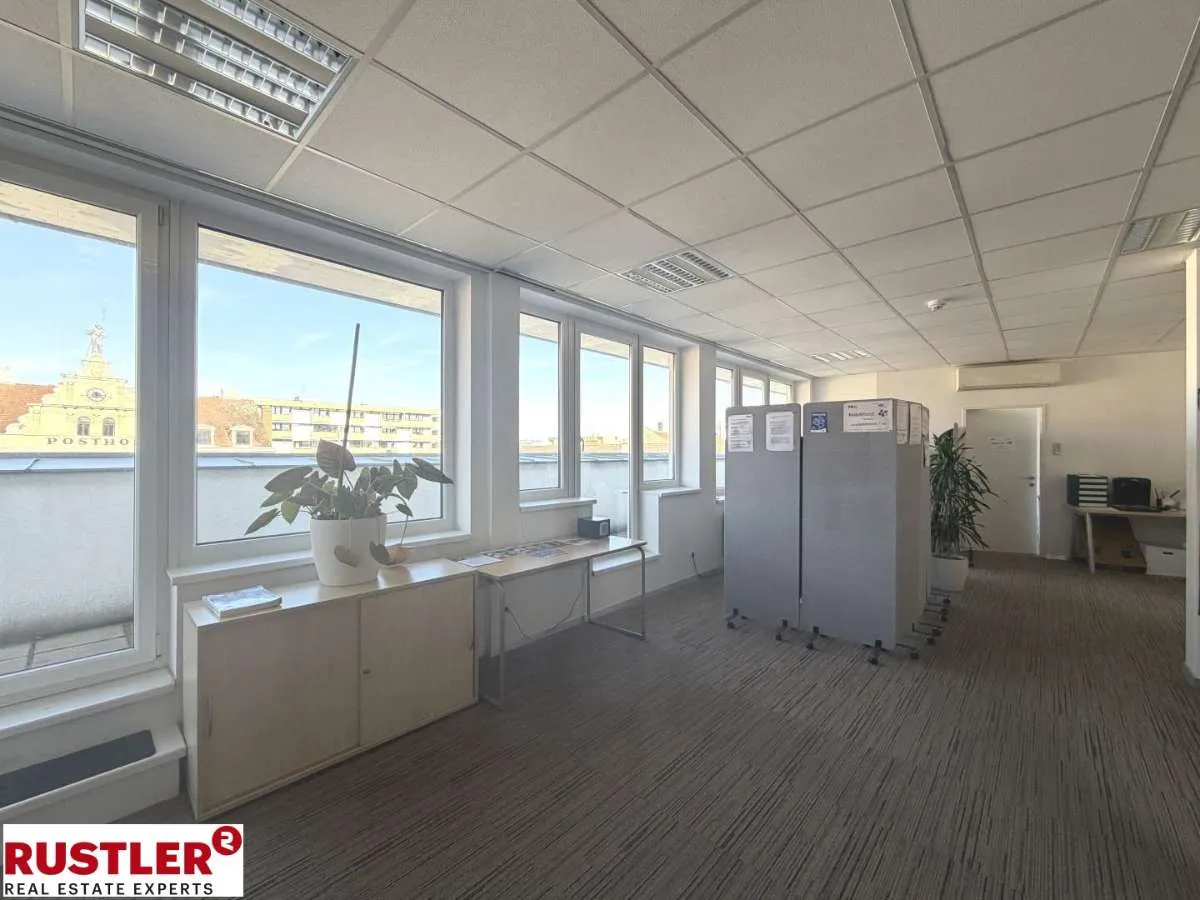 Weitläufiges DG-Büro mit Rundumblick im Herzen von Mödling - Ansicht 3