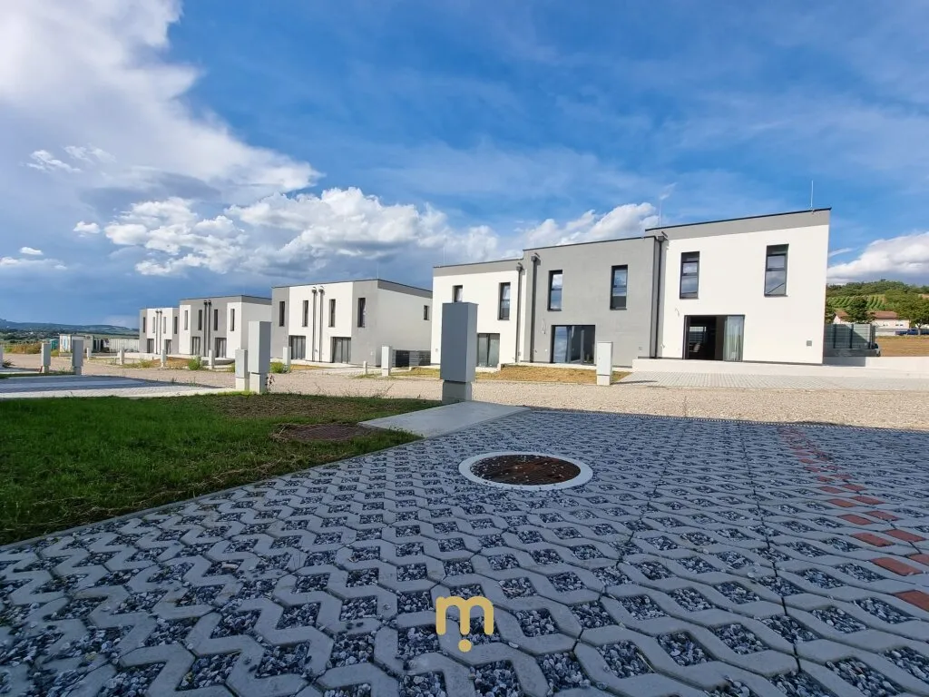 Modernes Doppelhaus im Grünen - 4 Zimmer | Eigengarten | Neubau in Stetten - Widok 3