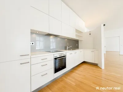 Exklusives Altbaujuwel Nähe Karlsplatz & Naschmarkt - Stilvolle 3-Zimmer-Wohnung mit Loftcharakter in Bestlage des 4. Bezirks - 4. Liftstock – Bild 2