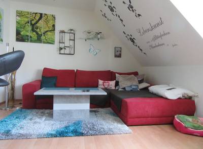 NÄHE U1 - KOMPLETT MÖBLIERTE DACHESCHOSS GARCONNIERE