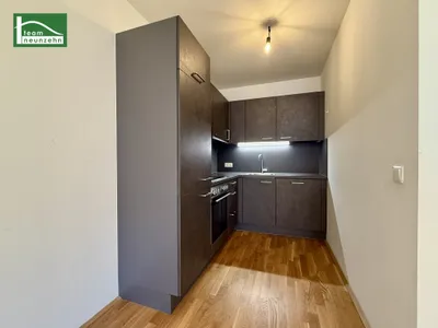 Geräumige 2-Zimmer Wohnung inkl. Einbauküche und Freifläche! – Bild 3
