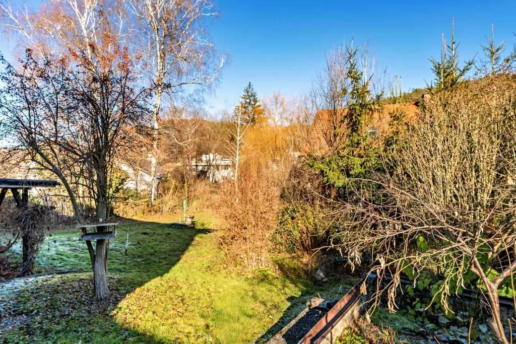 Ruhiges Baugrundstück in guter Lage mit Altbestand - Widok 3