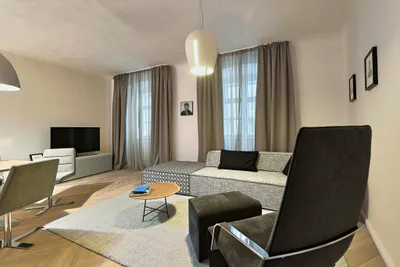Modernes Wohnen in historischer Biedermeierliegenschaft! Voll möbliertes City-Apartment nächst Kärntner Straße! – Bild 2
