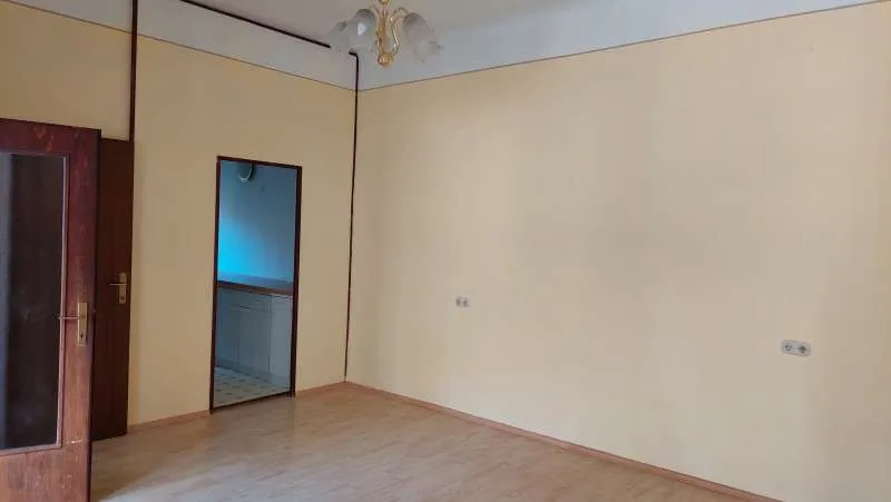 Schöne, große zwei Zimmer-Wohnung - Widok 3