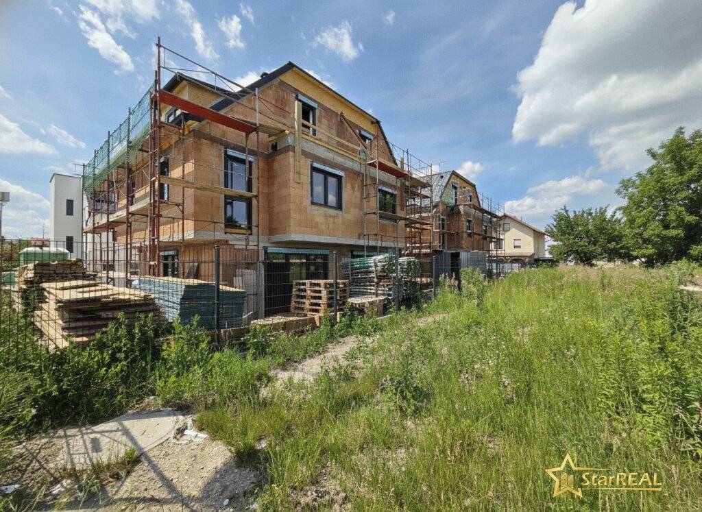 IN BAU! NÄHE GYM SIMONSGASSE. 5 ZIMMER-ZIEGELHAUS. KELLER. 90m² GARTEN. PHOTOVOLTAIK. TOP AUSSTATTUNG. PROVISIONSFREI für den Käufer., Wien