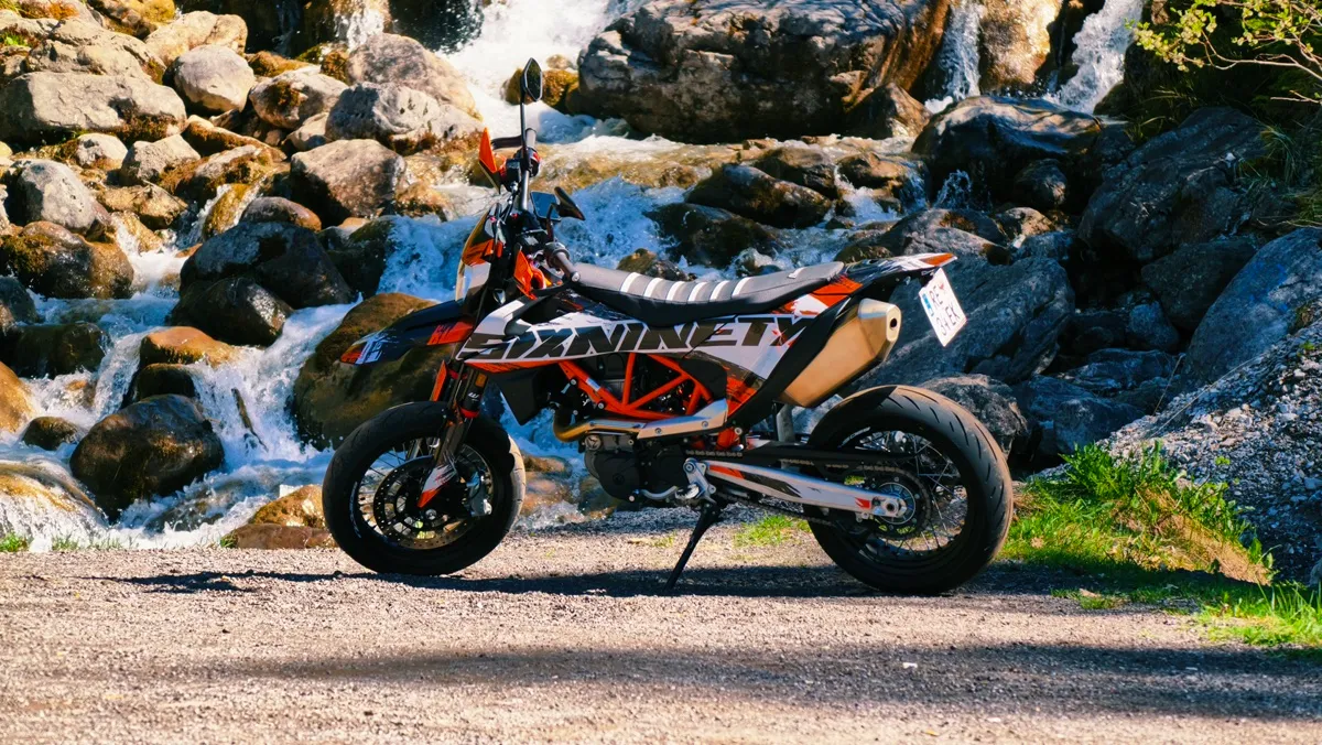 KTM 690