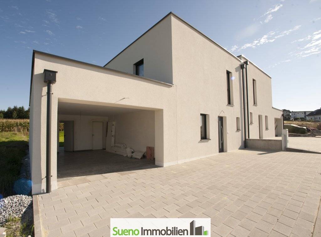 Letzte verfügbare Doppelhaus Einheit! TOP 2. Nähe Wels in Niederthalheim- stilvolles Doppelhaus mit Weitblick ins Grüne - Ansicht 2