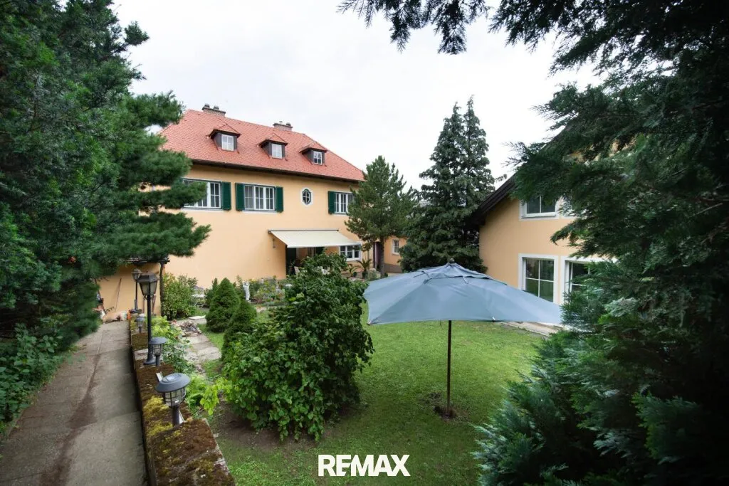 Romantische Villa mit Indoor-Schwimmbecken und Sauna - Ansicht 2