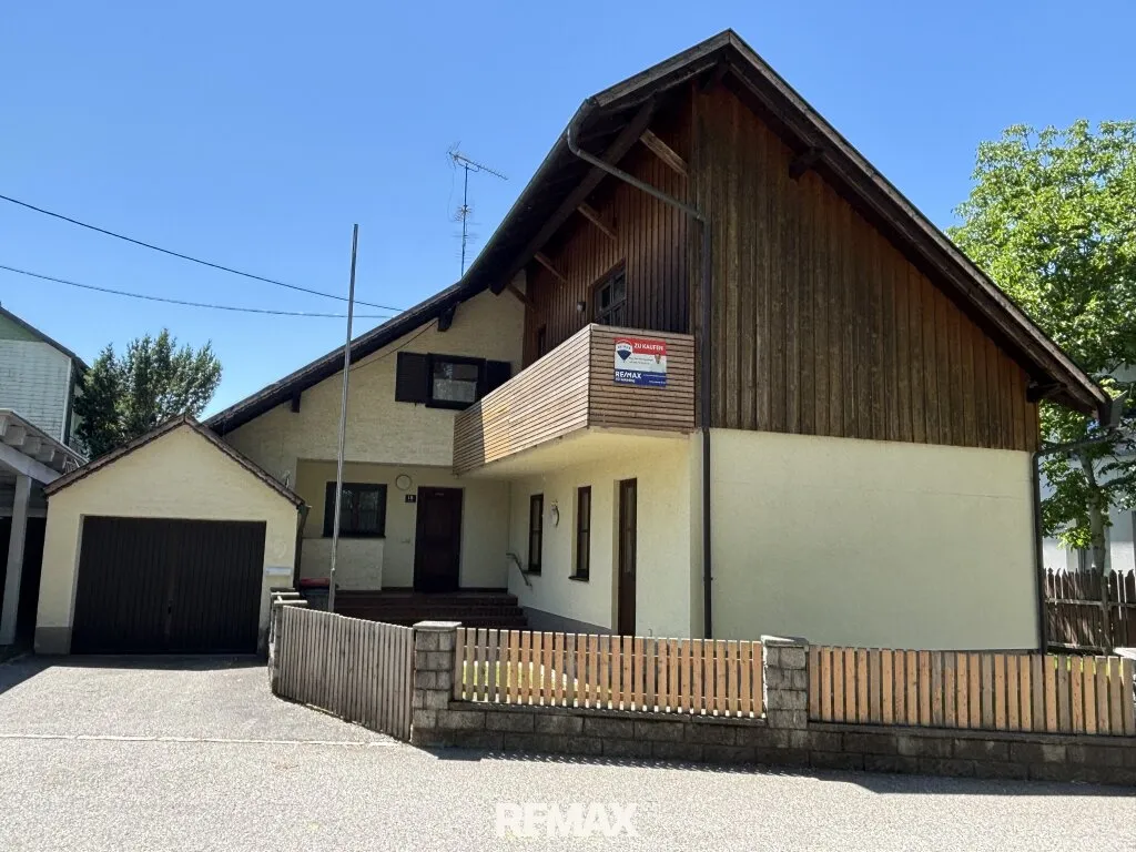 Großzügiges Ein- oder Zweifamilienhaus mit Pool in attraktiver, zentraler Lage, Schärding