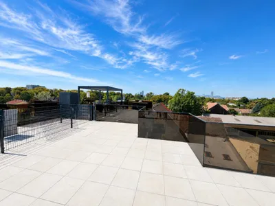 Monthly Rental! Luxury Living! Penthouse! Skyline+Kahlenberg View! Amazing Roof Top Terrace & Garage!