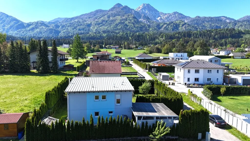 Sanierungsobjekt mit Potenzial und traumhaftem Blick auf den Mittagskogel - Ansicht 2