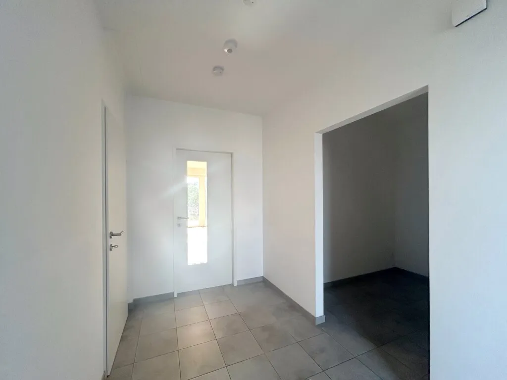 MIETE MIT KAUFOPTION IN ATTNANG - MODERNES REIHENHAUS MIT EIGENGARTEN - Ansicht 2