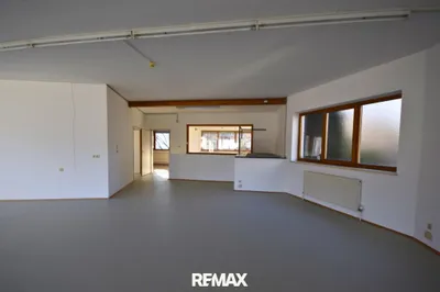 Gewerbeimmobilie mieten in Innsbruck-Land – 380 m², € 2.910 – Bild 3 von 4