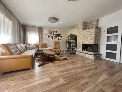 7-Zimmer-Gewerbeimmobilie kaufen in Wiener Neustadt Land – 260 m², € 725.000 – Bild 2 von 5