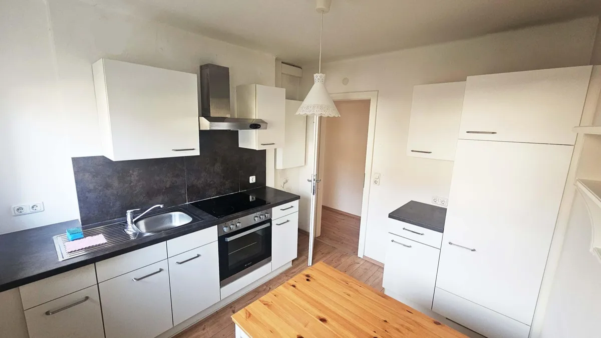 Freundliche 2-Zimmerwohnung inkl. Küche! Saniert! - Ansicht 3
