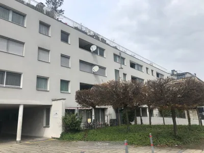 UNBEFRISTETE 3 ZIMMER NEUBAUMIETE * LOGGIA * 2 GARAGENPLÄTZE MÖGLICH * 860,- NETTOMIETE + BETRIEBSKOSTEN – Bild 3