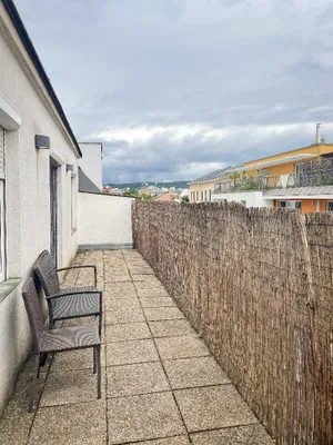 Ruhiger 2-Zimmer-Dachterrassen-Traum mit 22,5 m² Terrasse & Wilhelminenberg-Blick – Bild 2