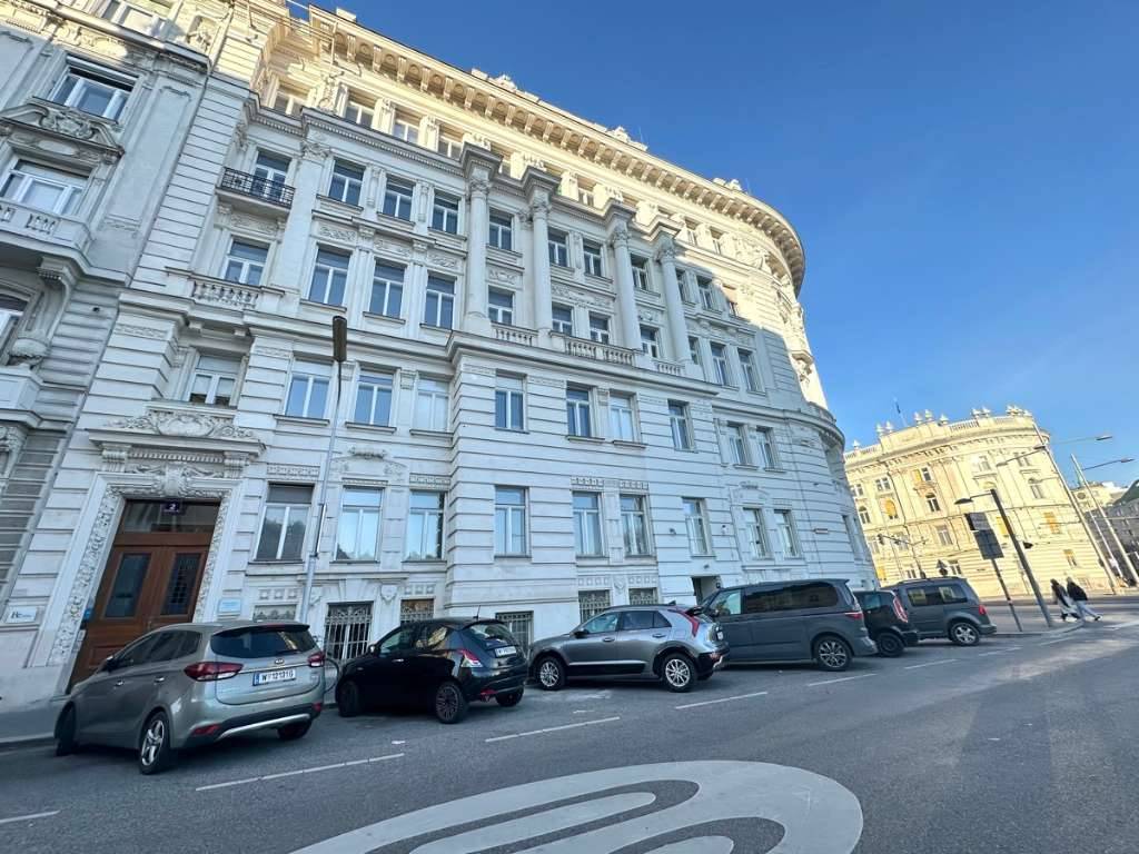 Bürofläche mit Blick auf den Schwarzenbergplatz, Wien