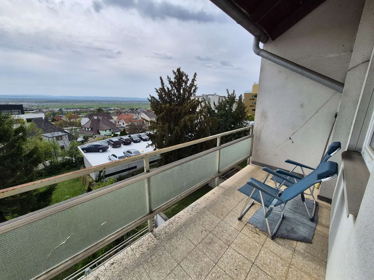 Attraktives Büro mit Balkon – pohled 2