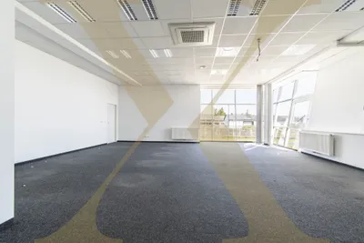 Gewerbeimmobilie mieten in Linz Land – 675 m², € 5.065
