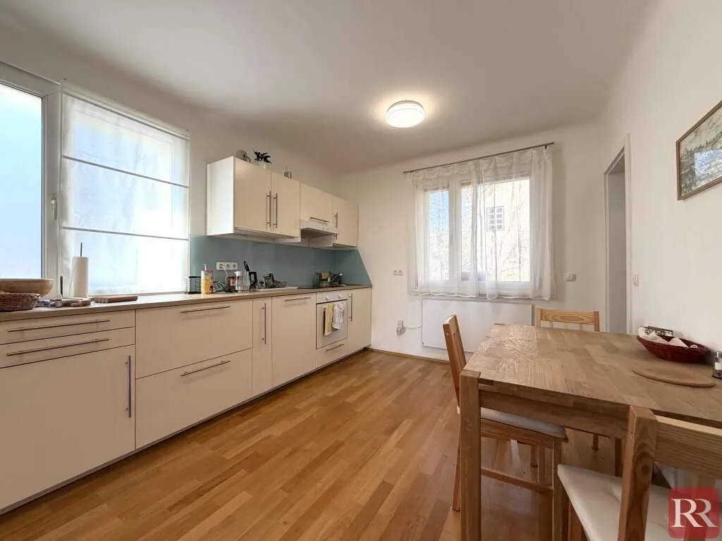 Sonnige 2,5-Zimmer-Wohnung in schöner Wohnlage - Ansicht 3