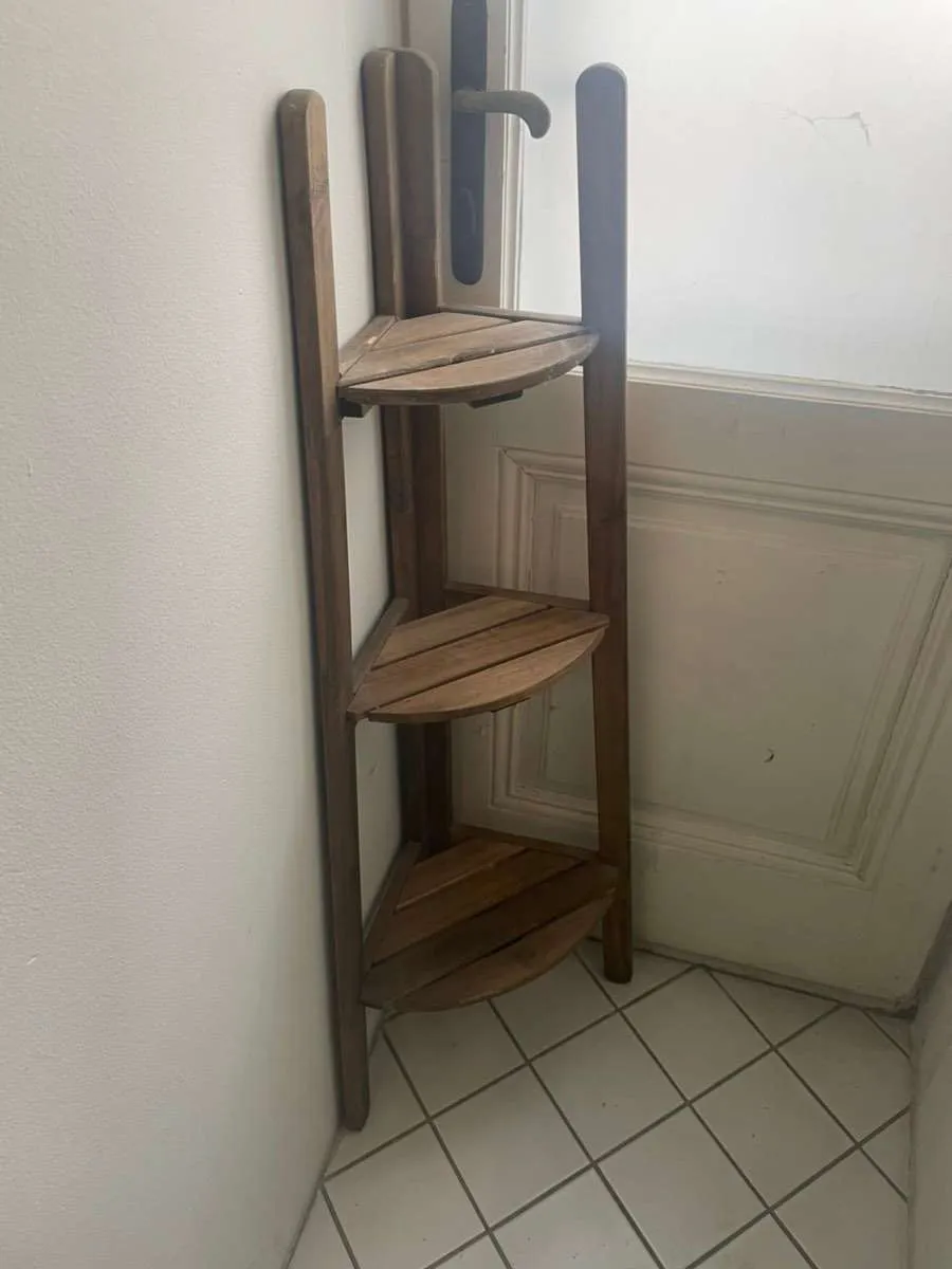 Eckregal Holz Blumenständer ASKHOLMEN Ikea, € 10,- (1060 Wien)