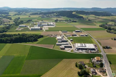 Immobilie kaufen in Vöcklabruck – 8 692 m² – Bild 1 von 4