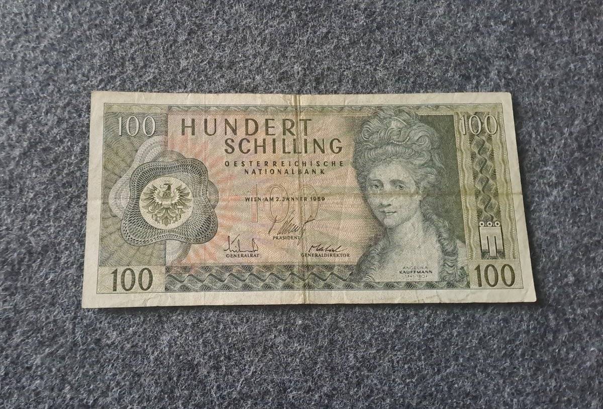 Alte 100 Schilling Banknote, österreichische Geldschein von 02 Jänner 1969, mit der Schweizerin Malerin Angelika Kauffmann (1741-1807) auf die Vorderseite & auf die Rückseite Traditionelles Bregenzer Holzhaus aus dem Jahr 1686, in gutem Zustand