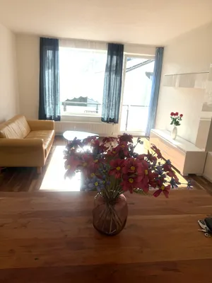 2-Zimmer-Wohnung mieten in Linz – 62 m², € 890 – Bild 2 von 8