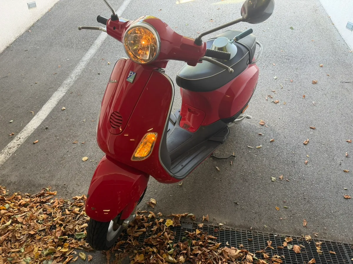 Vespa LX