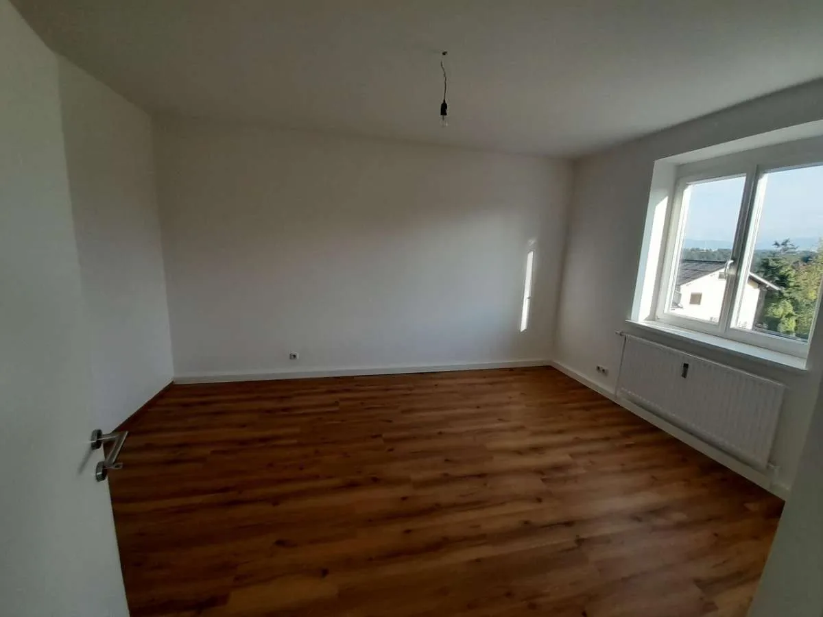 Familienwohnung mit Balkon - Ansicht 2