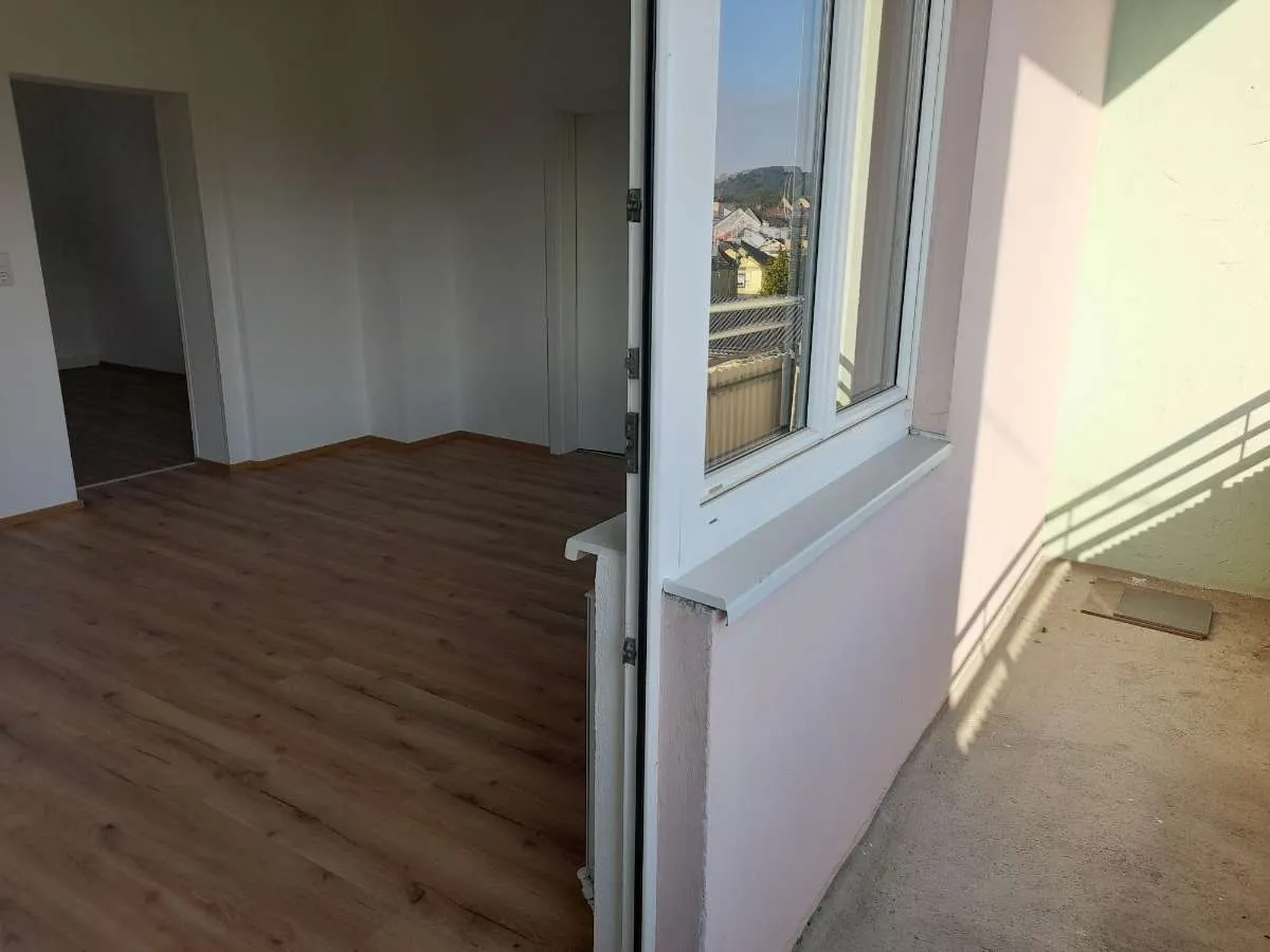 Familienwohnung mit Balkon - Ansicht 3