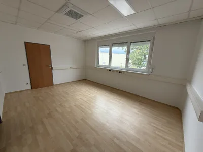 1-Zimmer-Gewerbeimmobilie mieten in Baden – 22 m², € 311 – Bild 2 von 3