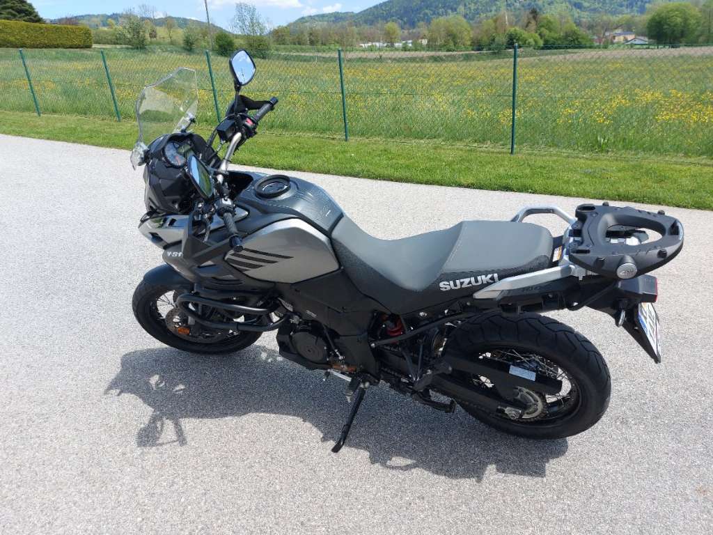 Suzuki V-Strom 1000xt Tourer