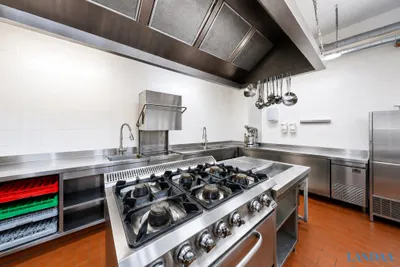 Gewerbeimmobilie mieten in Wien – 160 m², € 3.052 – Bild 16 von 19