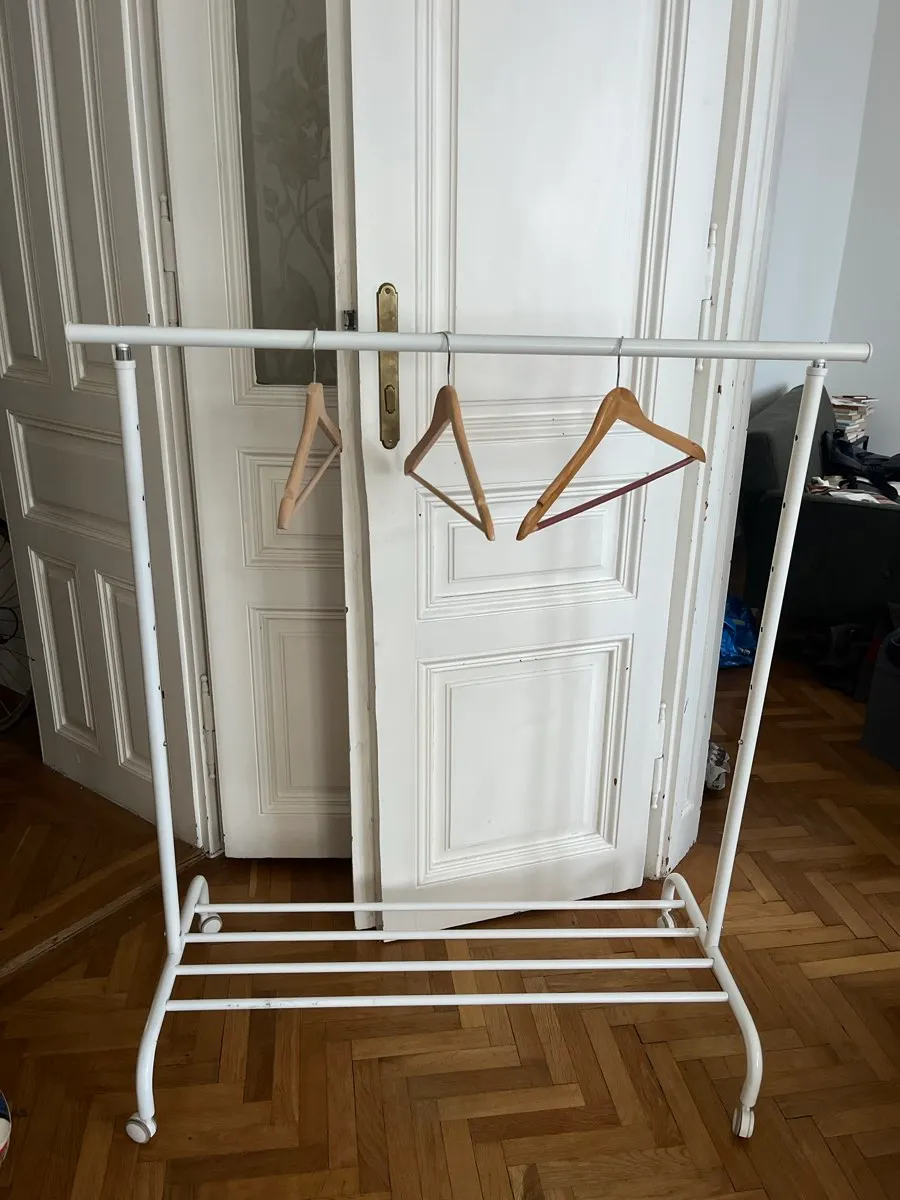 Kleiderstand, € 0,- (1180 Wien)