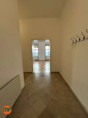 Beste Lage trifft Altbaucharme - 2 Zimmerwohnung am Schwarzenbergplatz