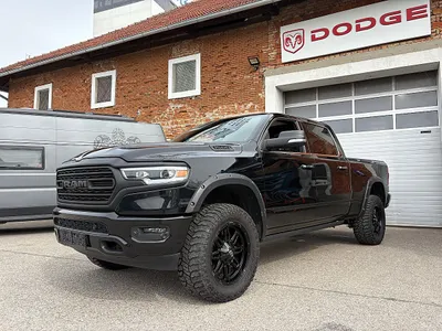 RAM 1500 Limited Crew Long Hemi Lifted 35" Pritsche