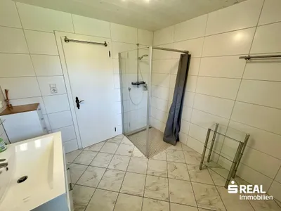 6-Zimmer-Gewerbeimmobilie kaufen in Reutte – 240 m², € 949.000 – Bild 20 von 27