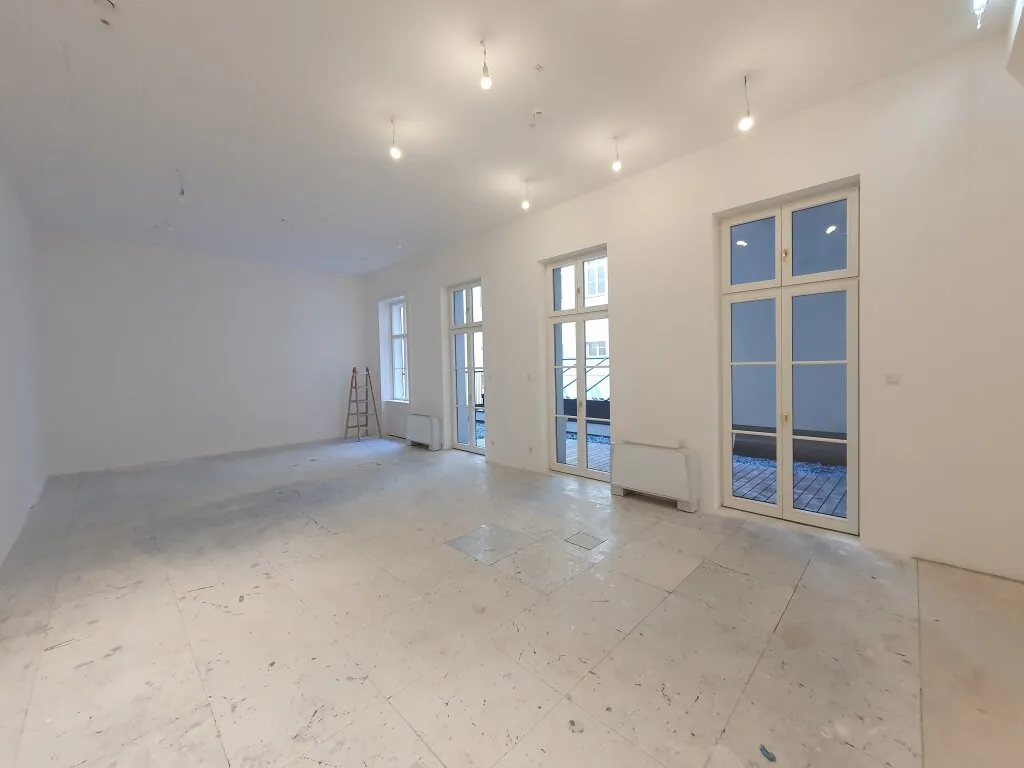 ERSTBEZUG - Repräsentatives Büro in der Rathausstraße mit kleiner Terrasse zum Innenhof ausgerichtet - Ansicht 2