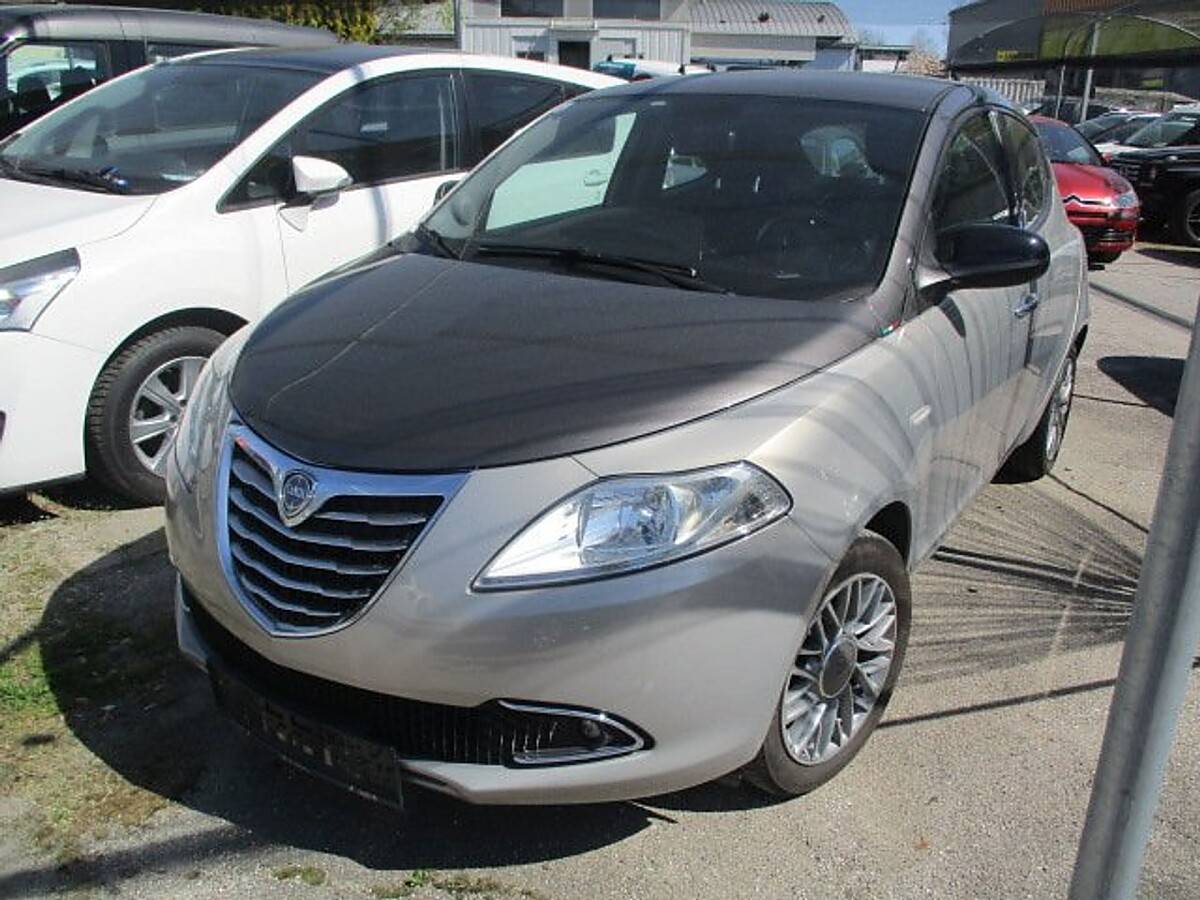 Lancia Y / Ypsilon Ypsilon 1.2 8V Silver